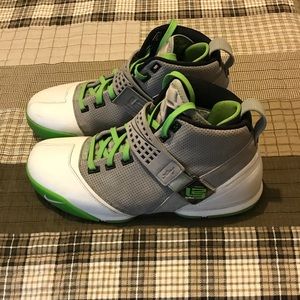 LeBron James basketball sneakers ZLV